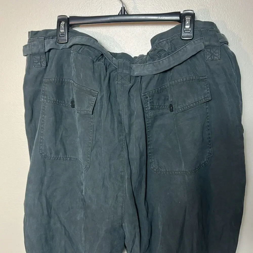 NWT Banana Republic Tencel linen tie front pants in Flight Jacket army green